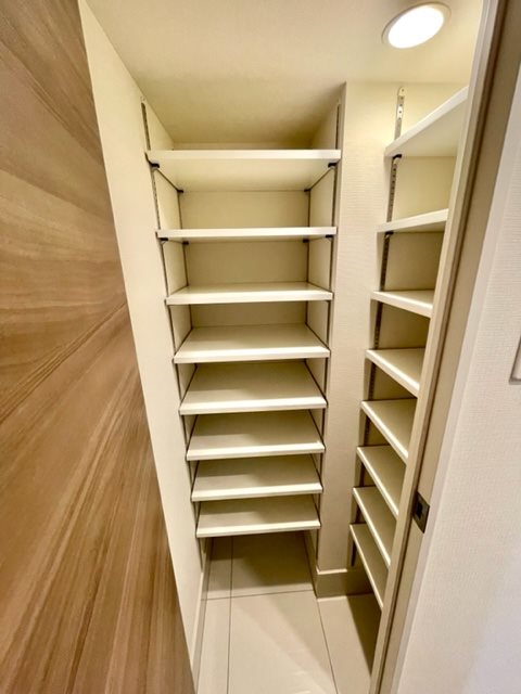 レジディア大手町北6階 玄関