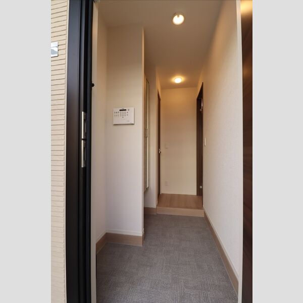 Crecia高松102号室 玄関