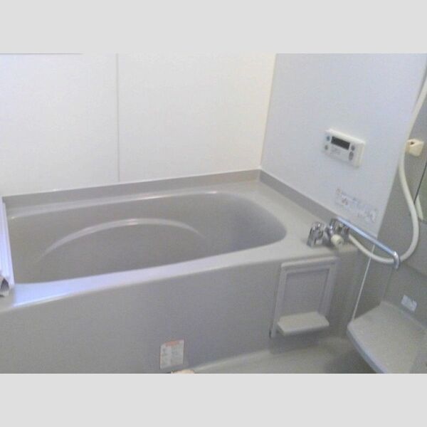 リヴェール101号室 浴室　追い焚き給湯付