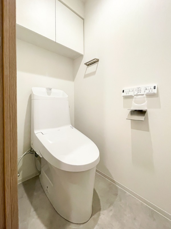 ドゥーエ王子神谷4階 トイレ