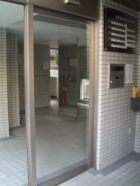 クリオ石川台壱番館407号室 エントランス