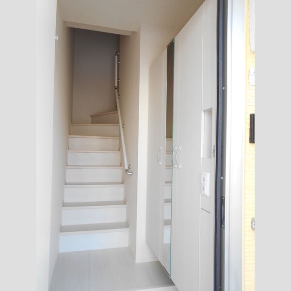 アリス203号室 玄関