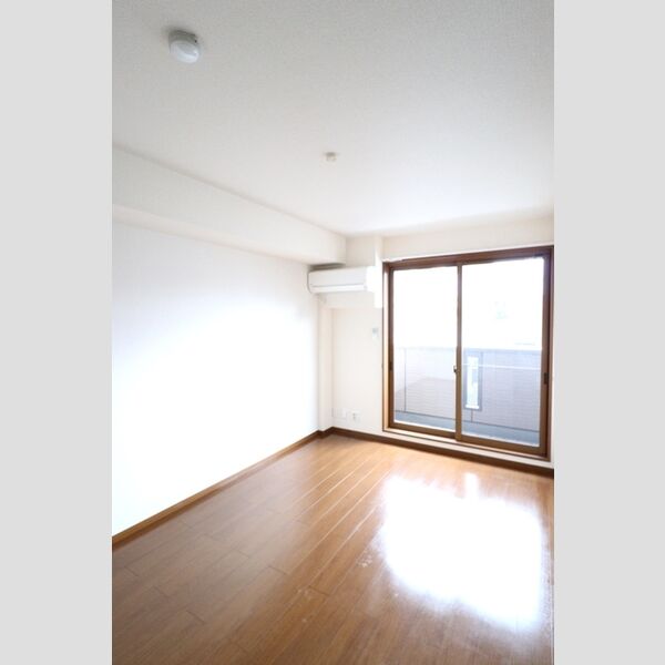 ファミール河内203号室 居室・リビング