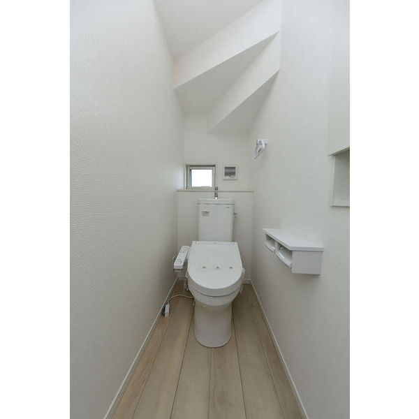 クレイドルガーデン茅ヶ崎市円蔵第16　2号棟 トイレ