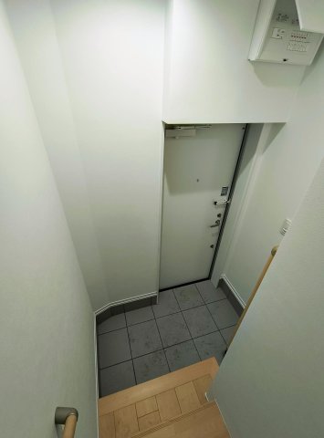 テラス新江古田2B号室 玄関