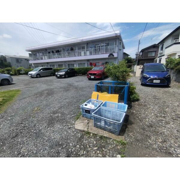 カウリーコート 駐車場