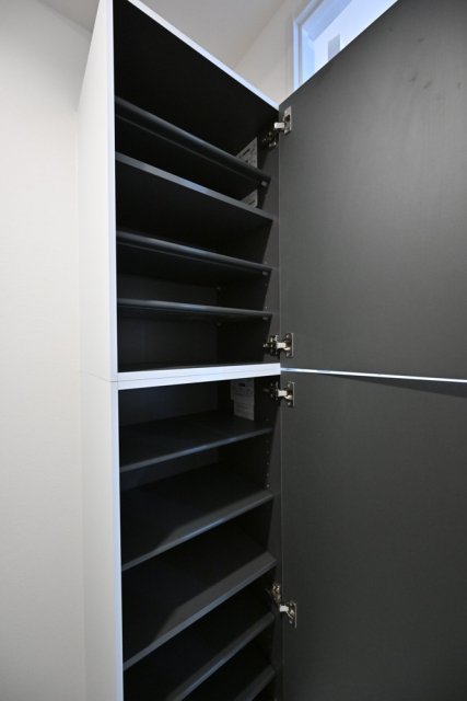 Ｔｈｅ　Ｒｅｓｉｄｅｎｃｅ　Ｎｉｈｏｎｂａｓｈｉ3階 靴入