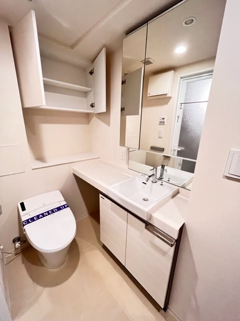 クレヴィアリグゼ雪が谷大塚5階 トイレ