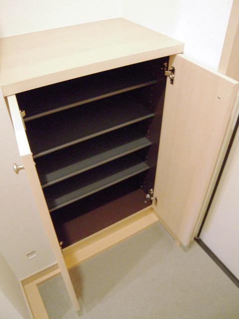 ＦＩＮＥ　ＢＬＯＯＭ 下駄箱