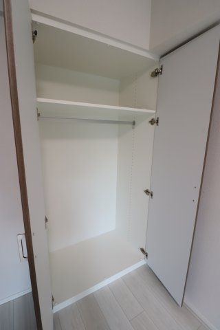 GENOVIA横浜石川町0204号室 収納