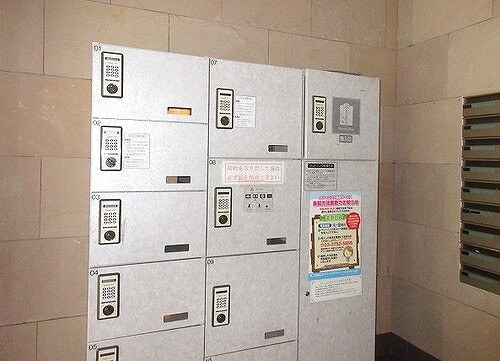 クレアシオン六本木7階 宅配ボックス