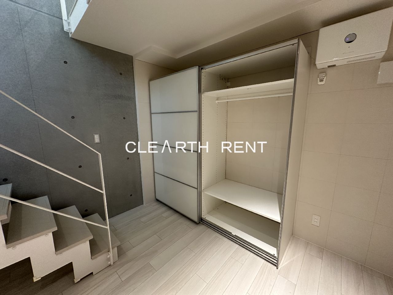 ＧＲＡＮ ＰＡＳＥＯ 池尻大橋1階 デッドスペースを作らないスライド式の収納スペース