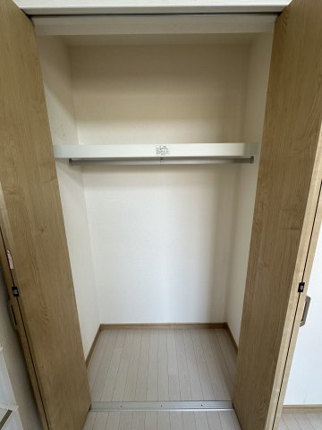 グランドテラス南太田204号室 収納