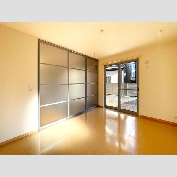 クレールⅥ101号室 南側洋室6帖