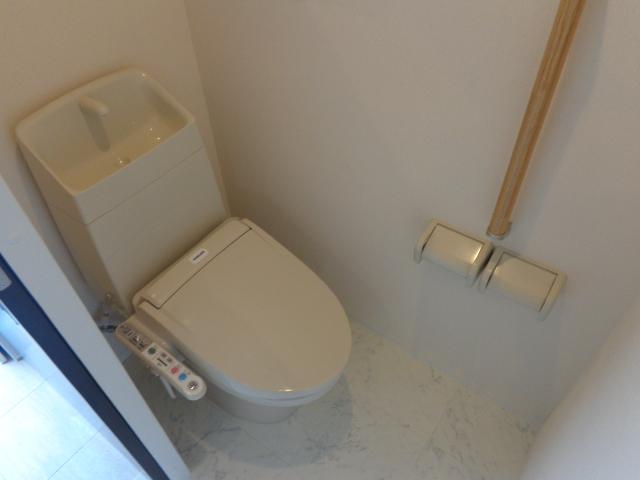 サン　アベニュー102号室 シャワー付トイレ