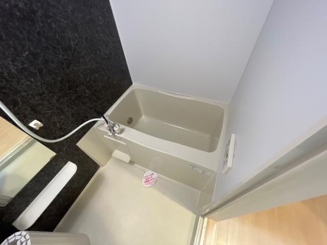 アンビシャス千葉城前202号室 バス