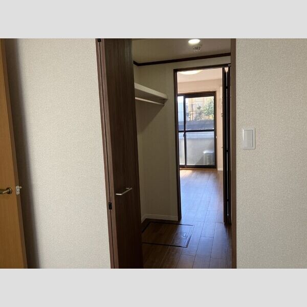 フォレストヒルズ　B ウォークスルークローゼット