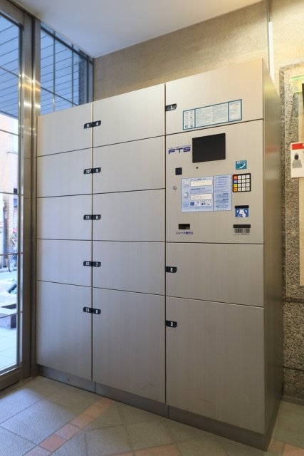 メゾン・ド・ヴィレ日本橋浜町12階 宅配BOX