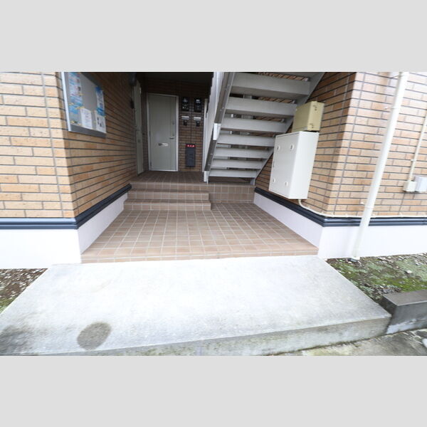 ヴァーチュー101号室 エントランス