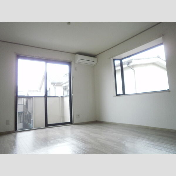 アピエ　壱番館/弐番館 リビング