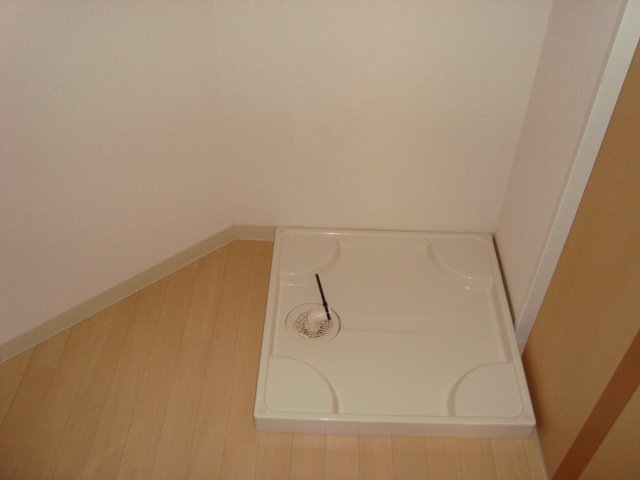 ティアラ・ビバ00203号室 洗濯機置場