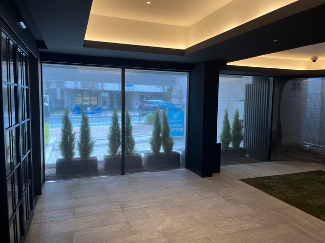 ＫＥＮＺＯ　ＨＡＵＳ　ＥＫＯＤＡ エントランス