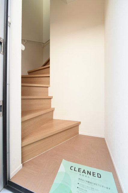 オーパスワン松庵 玄関