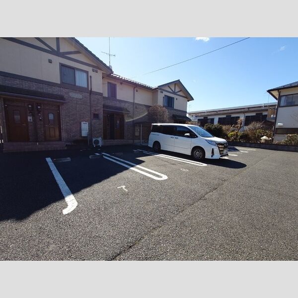 サンモールエイト106号室 駐車場