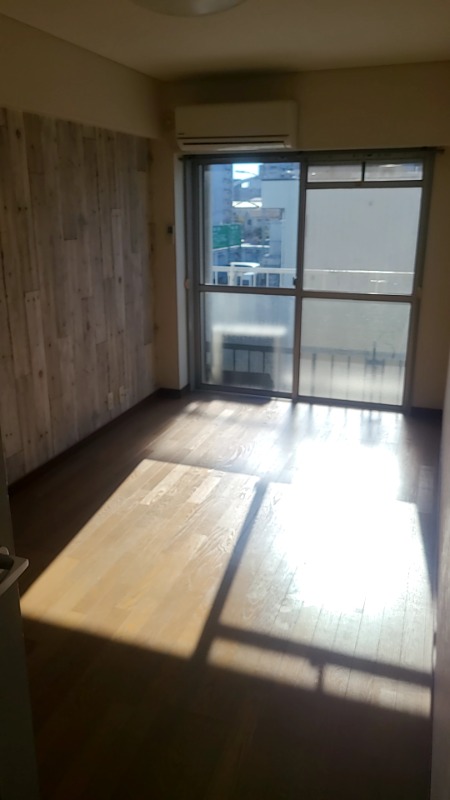 ドルフケンマート リビング