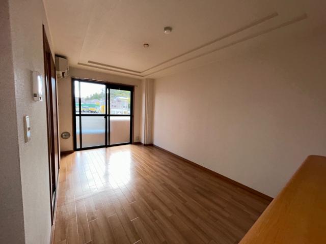 グリーンヒルズ105号室 リビング