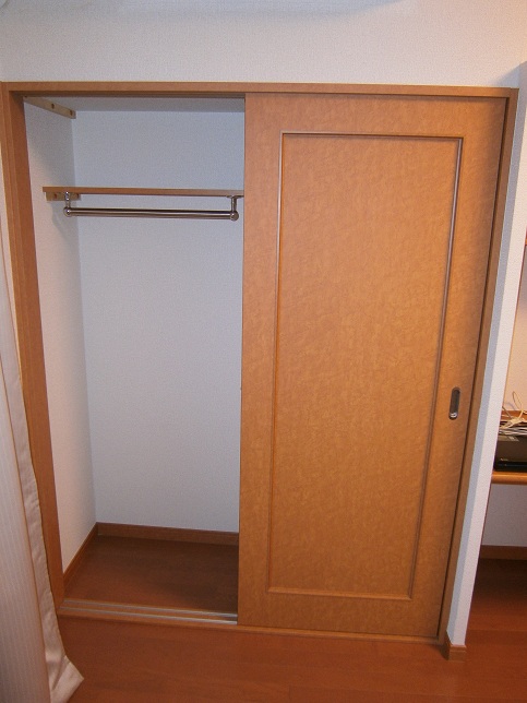 レオパレスアース２１106号室 寝室