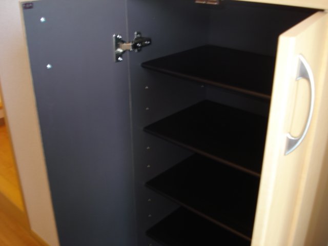 ファーストプレイス 下駄箱