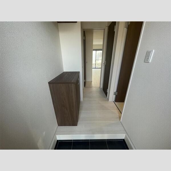 リーブルファイン足立南花畑1階 玄関