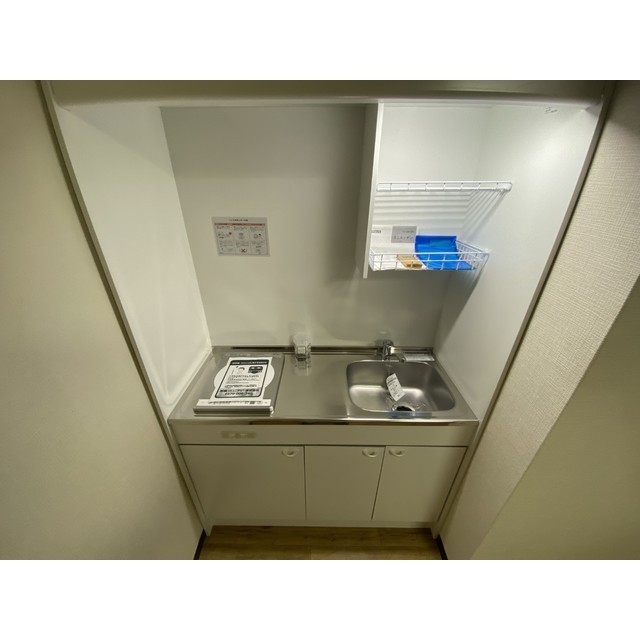 ランドフォレスト川崎浜町102号室 キッチン