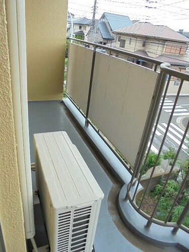 テレパレス日限山3階 バルコニー　※2013年1月撮影