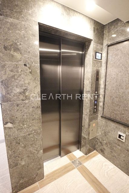 コンシェリア新宿落合8階 エレベーター