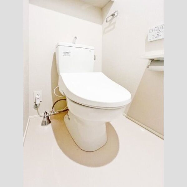アルビオン　コート101号室 温水洗浄便座♪上部に収納棚有り