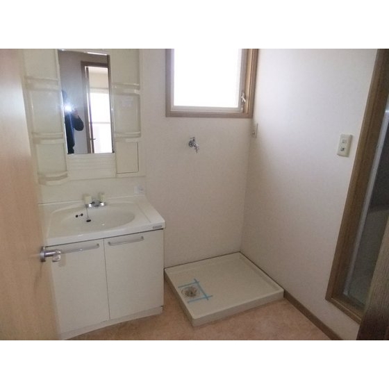 シャトル金山0202号室 内観