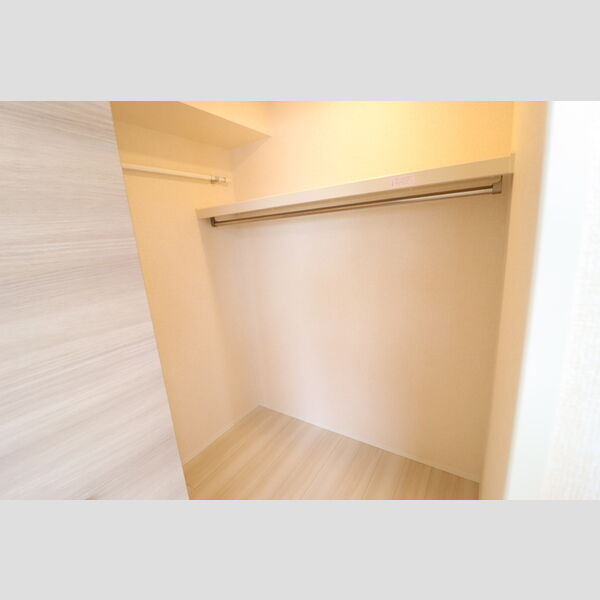 サニーリヴF ウォークインクローゼット