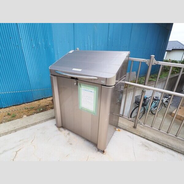 スプリングヒルズ ゴミ箱