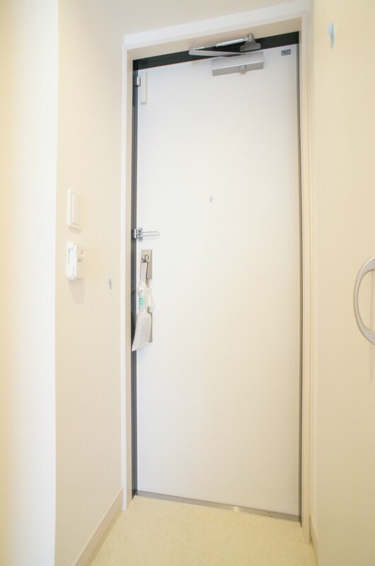 リブリ・ルピア湘南Ⅱ1階 玄関