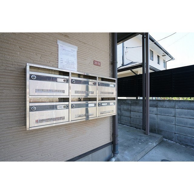 ガーデンコート0102号室 メールボックス