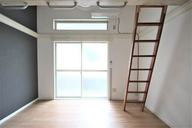 シャルマン生田Ⅱ1階 別部屋の写真が含まれております