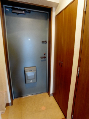 ヴィラクリヤマ 玄関