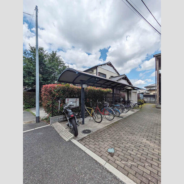 メゾン・ド・アレーズ202号室 駐輪場