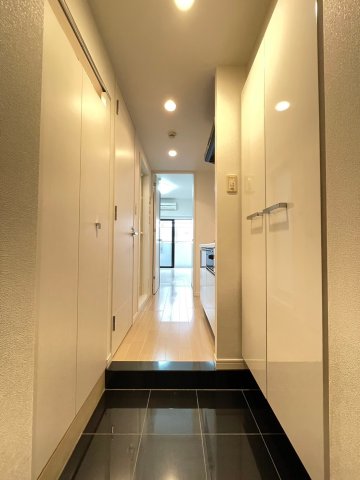 グラントゥルース西日暮里102号室 玄関