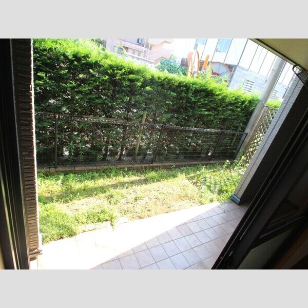 Green Forest聖蹟E102号室 テラス