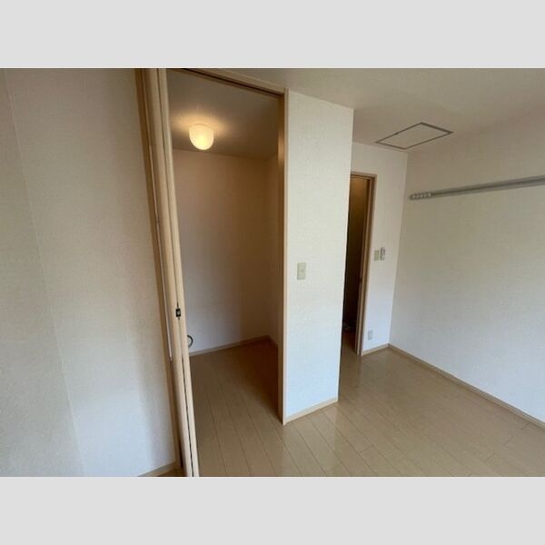 ボヌール201号室 ウォークインクローゼット