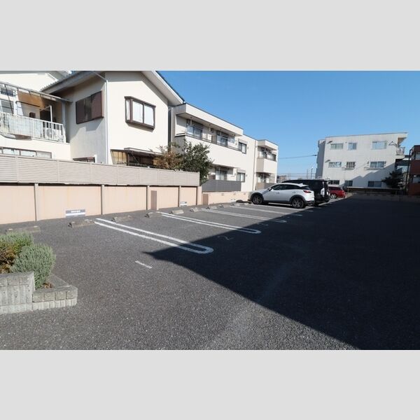 フェリーチェ 駐車場