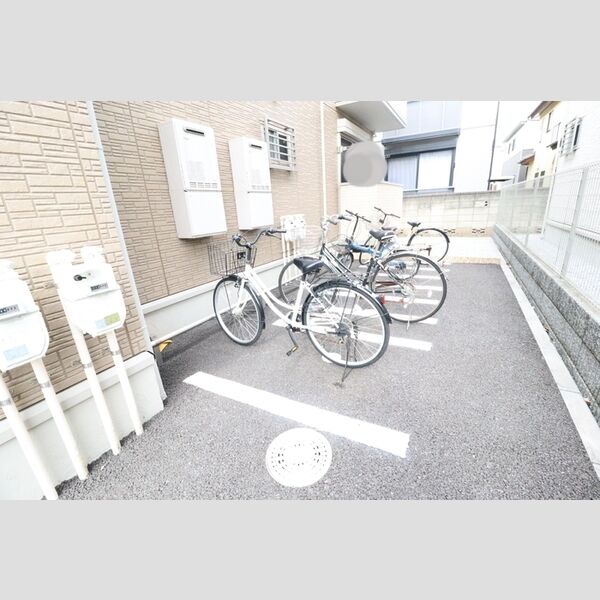 オーカー・ボア201号室 駐輪場